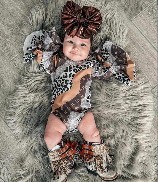 Boujee Bellsleeve Leo